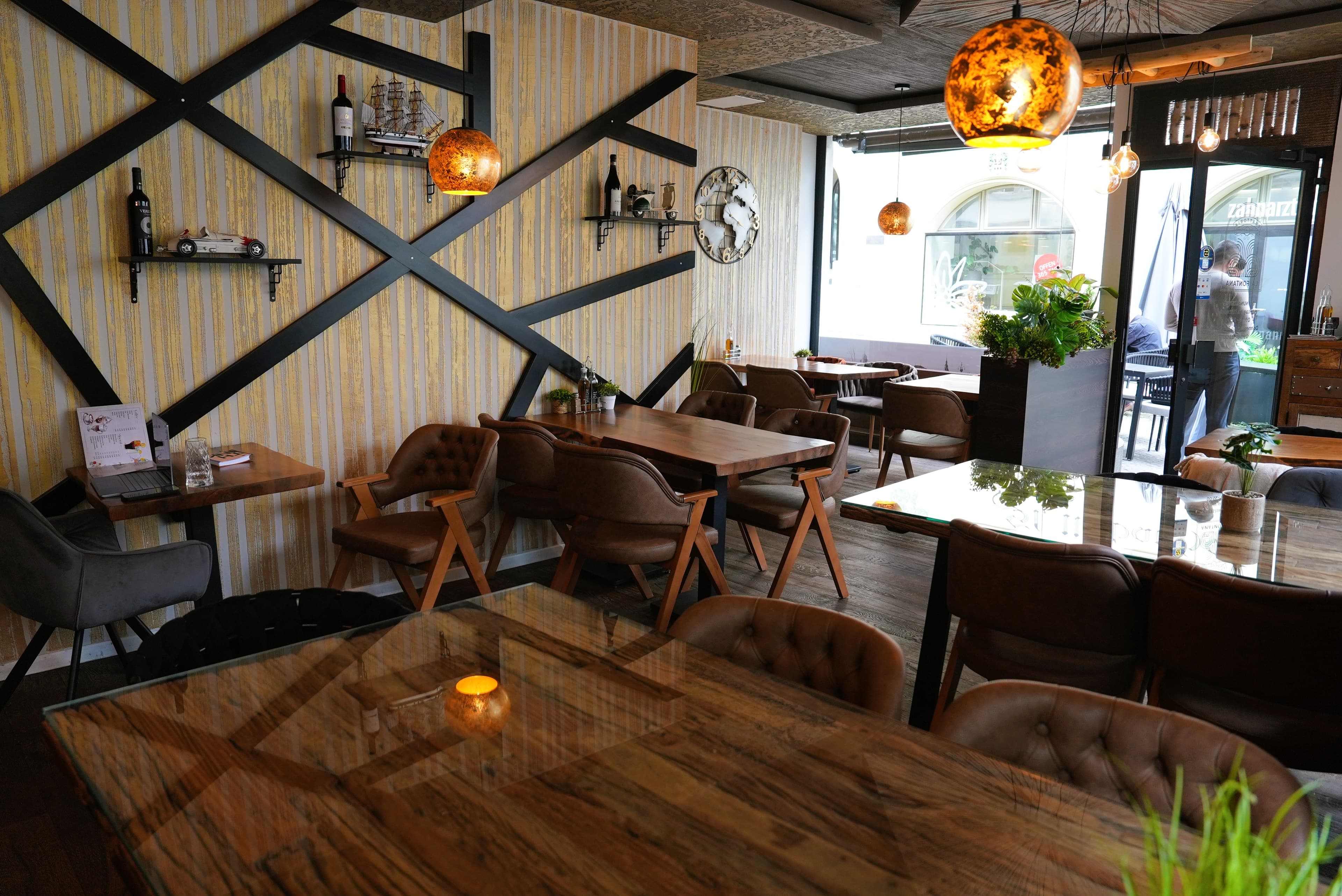 La Fontana Restaurant 5