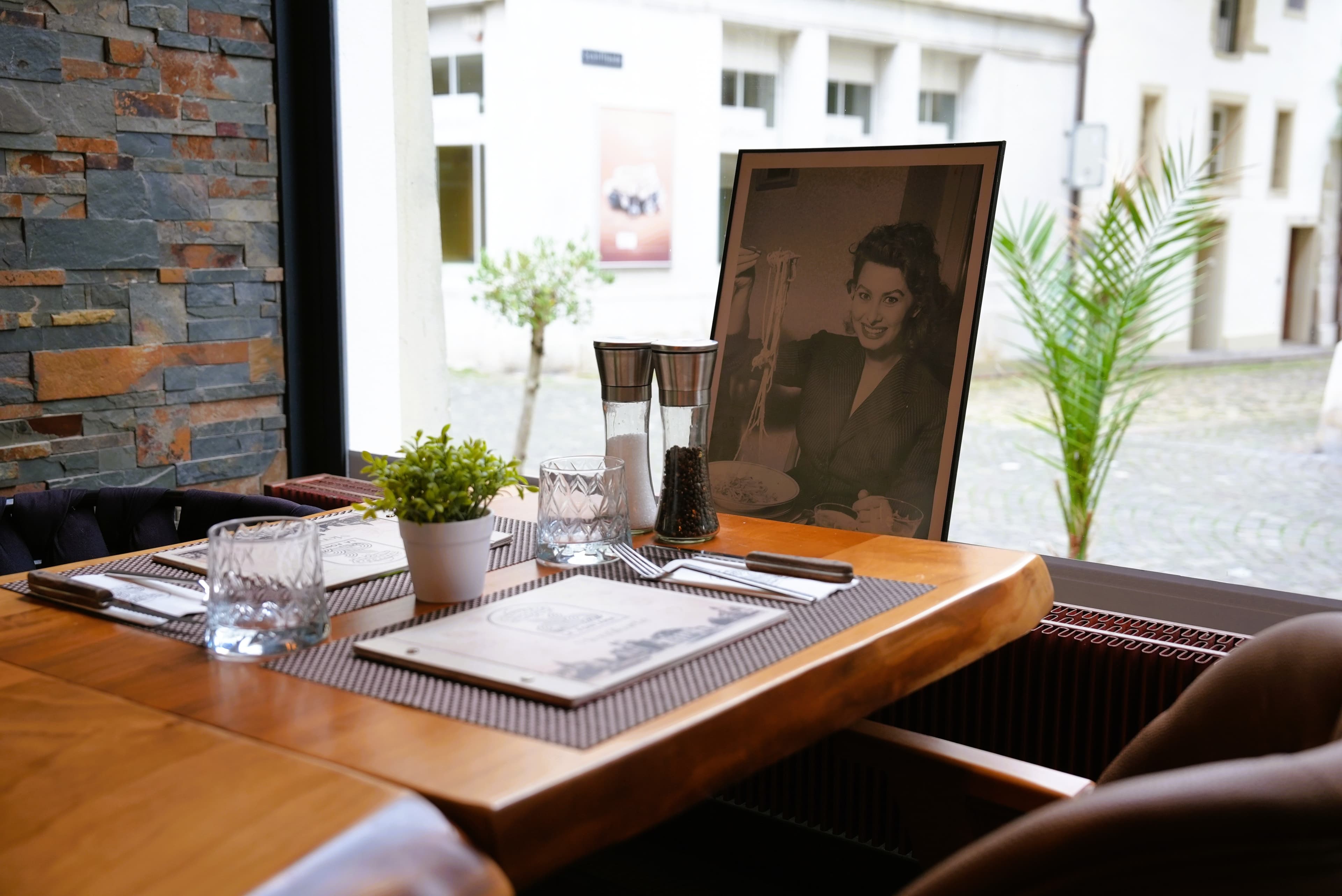 La Fontana Restaurant 6