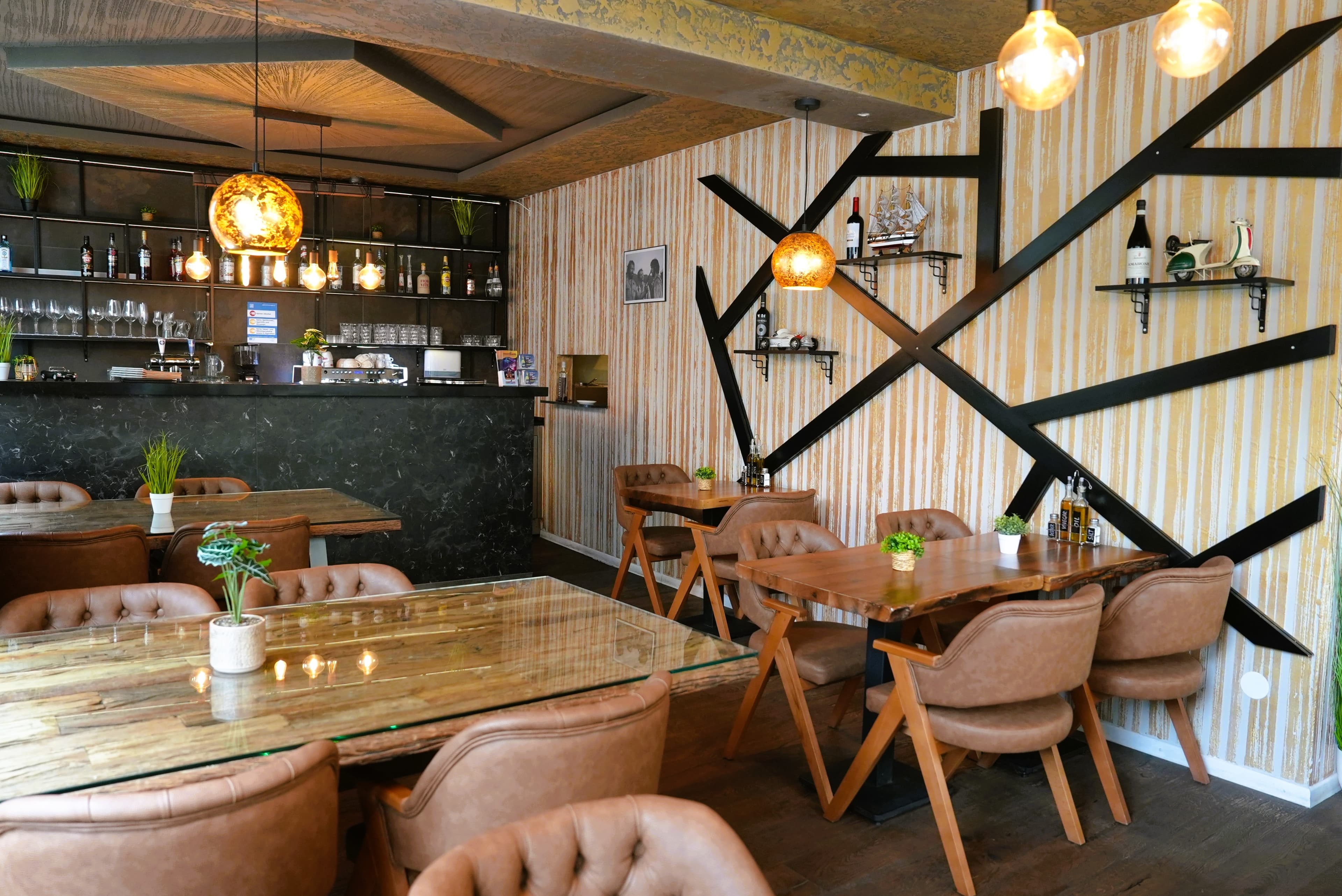 La Fontana Restaurant 9